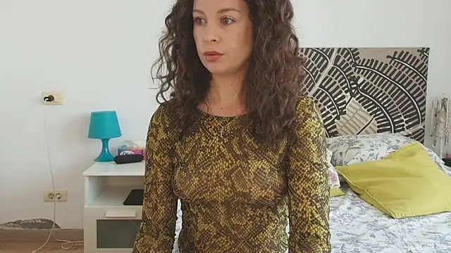 Snapshot of IreneBlue_ chatting on May 28, 7:38 am IreneBlue online show from May 28, 7:38 am