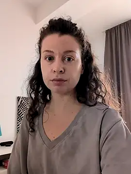 IreneBlue  online show from April 4, 7:04 am