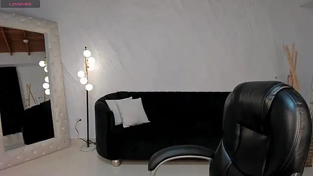 AntonellaDimeo online show from May 8, 3:54 am