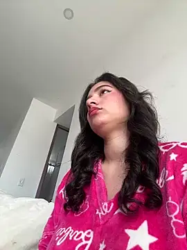 Snapshot of KittyFeet1 chatting on May 6, 6:23 pm KittyFeet1 online show from May 6, 6:23 pm