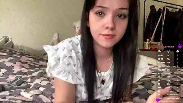 BeckyAurielle online show from April 4, 8:43 am