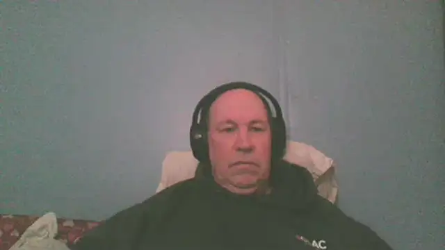 Snapshot of JayCuth chatting on March 16, 5:37 am JayCuth online show from March 16, 5:37 am