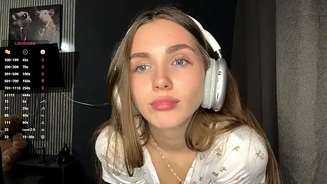 Veluxe online show from April 13, 5:17 pm