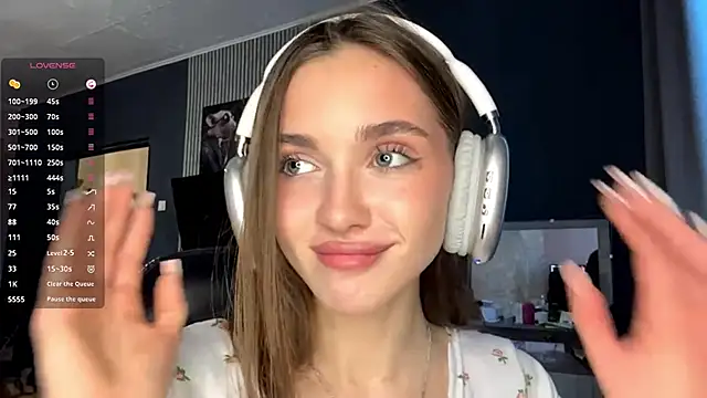 Veluxe online show from March 23, 3:01 pm