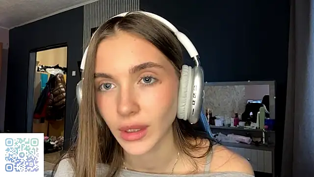 Veluxe online show from March 26, 3:21 pm