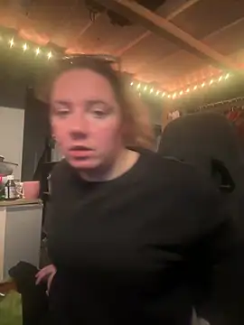 curvyneon online show from March 23, 7:03 pm