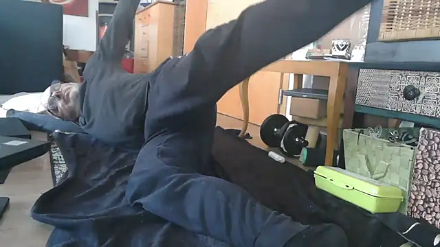 Snapshot of Thomate24 chatting on March 16, 1:37 pm Thomate24 online show from March 16, 1:37 pm