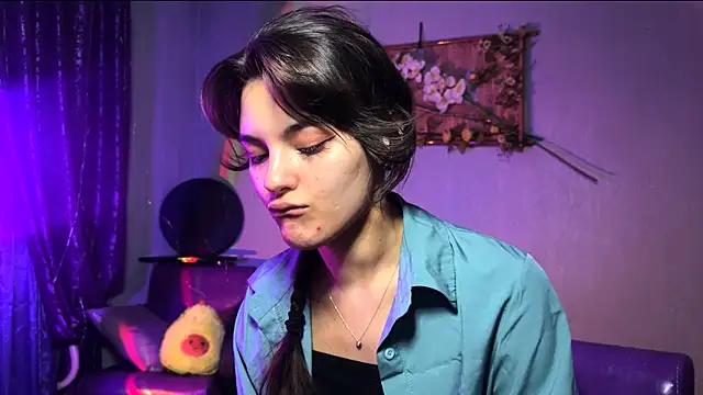 CareyDevan online show from April 8, 2:07 pm