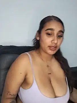 Mia skyy18 online show from May 29, 11:55 pm