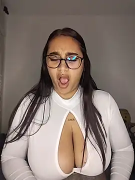 Mia skyy18 online show from July 23, 11:55 pm
