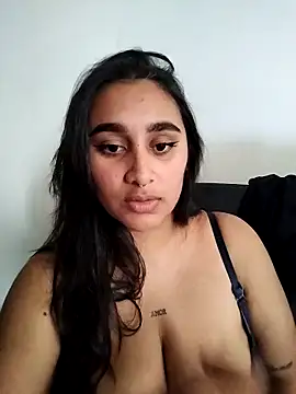 Mia skyy18 online show from March 27, 10:54 pm