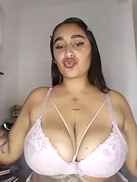 Mia skyy18 online show from May 4, 10:12 pm