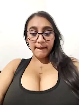 Mia skyy18 online show from April 16, 11:18 pm