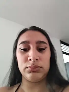 Mia skyy18 online show from May 20, 12:13 pm