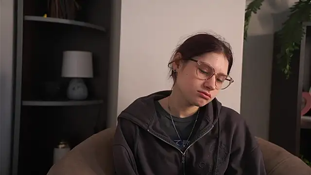 KaryLias online show from March 16, 5:15 am