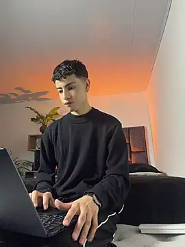 SebastianReed  online show from May 21, 2:42 am
