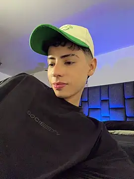 SebastianReed  online show from June 27, 12:22 pm