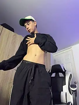 SebastianReed  online show from June 22, 1:33 am