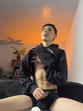 SebastianReed  online show from May 15, 2:53 am