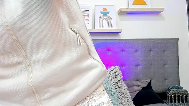 Andrew restrepoo online show from April 22, 4:36 pm