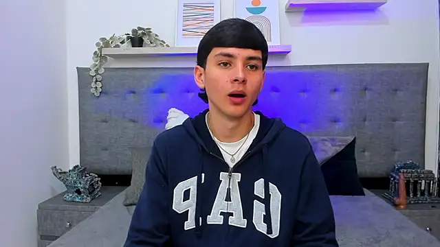 Andrew restrepoo online show from April 13, 4:44 pm