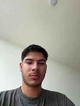 ApoloGray   online show from April 17, 6:44 pm