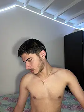 ApoloGray   online show from May 26, 7:23 pm