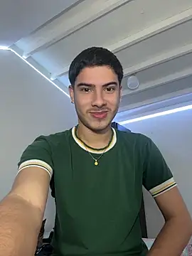 ApoloGray   online show from May 21, 8:50 pm
