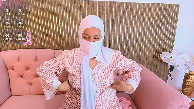 Aminaa Kaarim online show from March 16, 6:32 pm