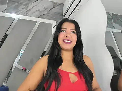 alannaht online show from April 18, 1:13 pm
