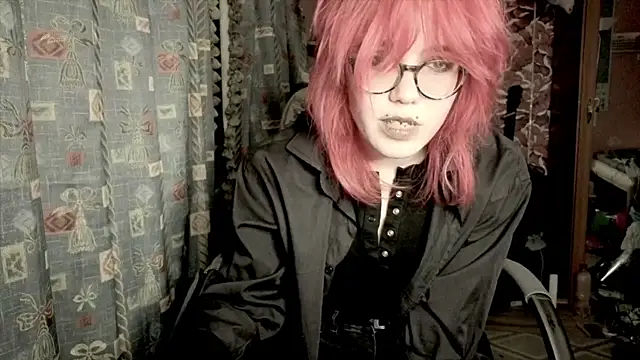 whiny emo boi online show from April 30, 7:32 pm