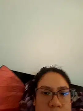 Snapshot of Aila_Phone chatting on May 17, 5:57 pm Aila Phone online show from May 17, 5:57 pm