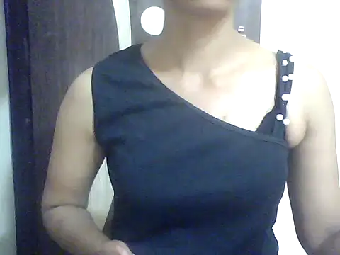 Sonam1186 online show from May 13, 1:29 pm