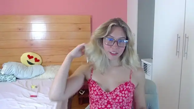 Snapshot of Dulce_Victoria_ chatting on March 21, 12:34 am Dulce Victoria online show from March 21, 12:34 am