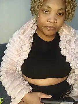 BeverlyQueen15 online show from July 5, 6:04 pm