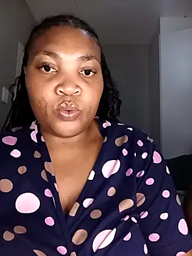 BeverlyQueen15 online show from April 9, 9:10 pm