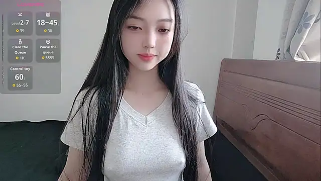 Snapshot of oblakitty_ chatting on May 4, 12:47 am oblakitty online show from May 4, 12:47 am