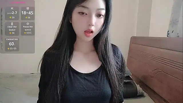 Snapshot of oblakitty_ chatting on May 15, 11:25 pm oblakitty online show from May 15, 11:25 pm