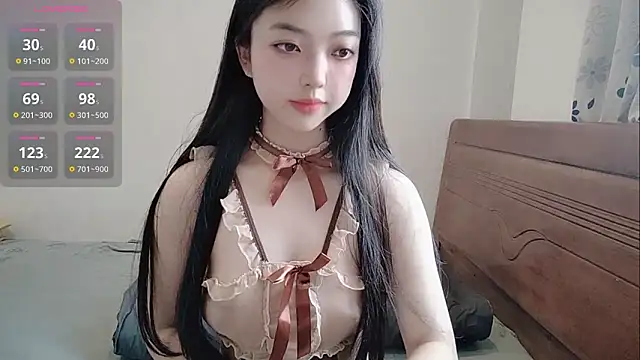 Snapshot of oblakitty_ chatting on May 22, 1:03 am oblakitty online show from May 22, 1:03 am