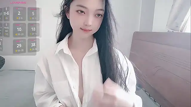 Snapshot of oblakitty_ chatting on June 5, 9:15 am oblakitty online show from June 5, 9:15 am