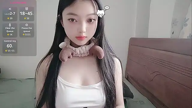Snapshot of oblakitty_ chatting on June 13, 12:41 am oblakitty online show from June 13, 12:41 am