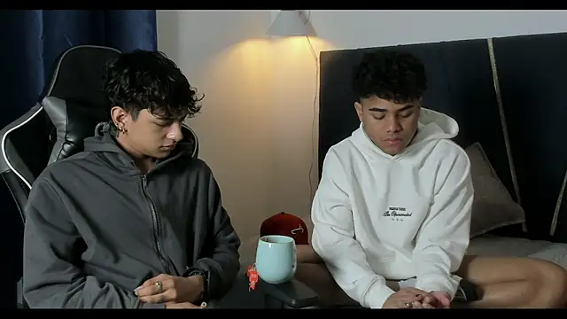 Snapshot of Enzo_love18 chatting on May 27, 7:38 am Enzo love18 online show from May 27, 7:38 am