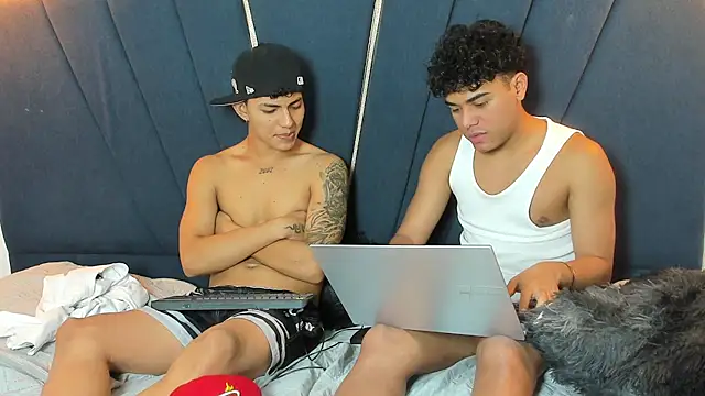 Enzo love18 online show from April 21, 9:54 pm