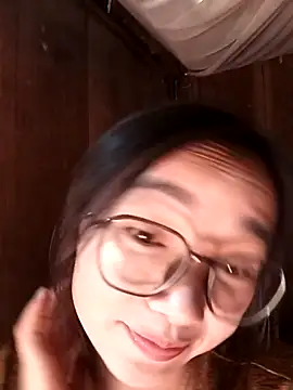 Snapshot of emmasexy2k chatting on March 19, 4:34 am emmasexy2k online show from March 19, 4:34 am