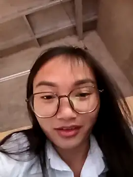 Snapshot of emmasexy2k chatting on March 26, 4:44 am emmasexy2k online show from March 26, 4:44 am