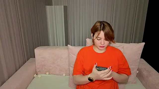 ElizabethRedWings online show from March 21, 7:53 am