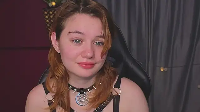 ElizabethRedWings online show from April 30, 8:57 pm