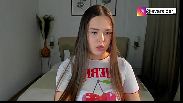 EvaRaider online show from March 29, 1:24 pm