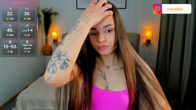 EvaRaider online show from April 25, 1:25 pm