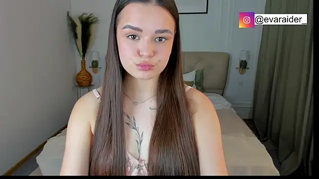 EvaRaider online show from March 30, 1:12 pm